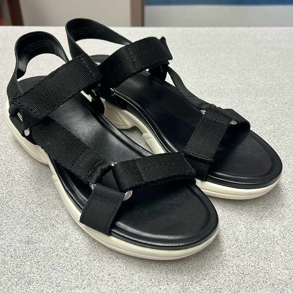 Naturalizer sandals